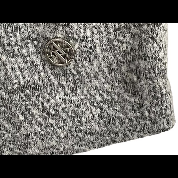 Adrienne Vittadini Sweater Top Shirt Womens Medium Grey Crystal Button Accents - Picture 5 of 10